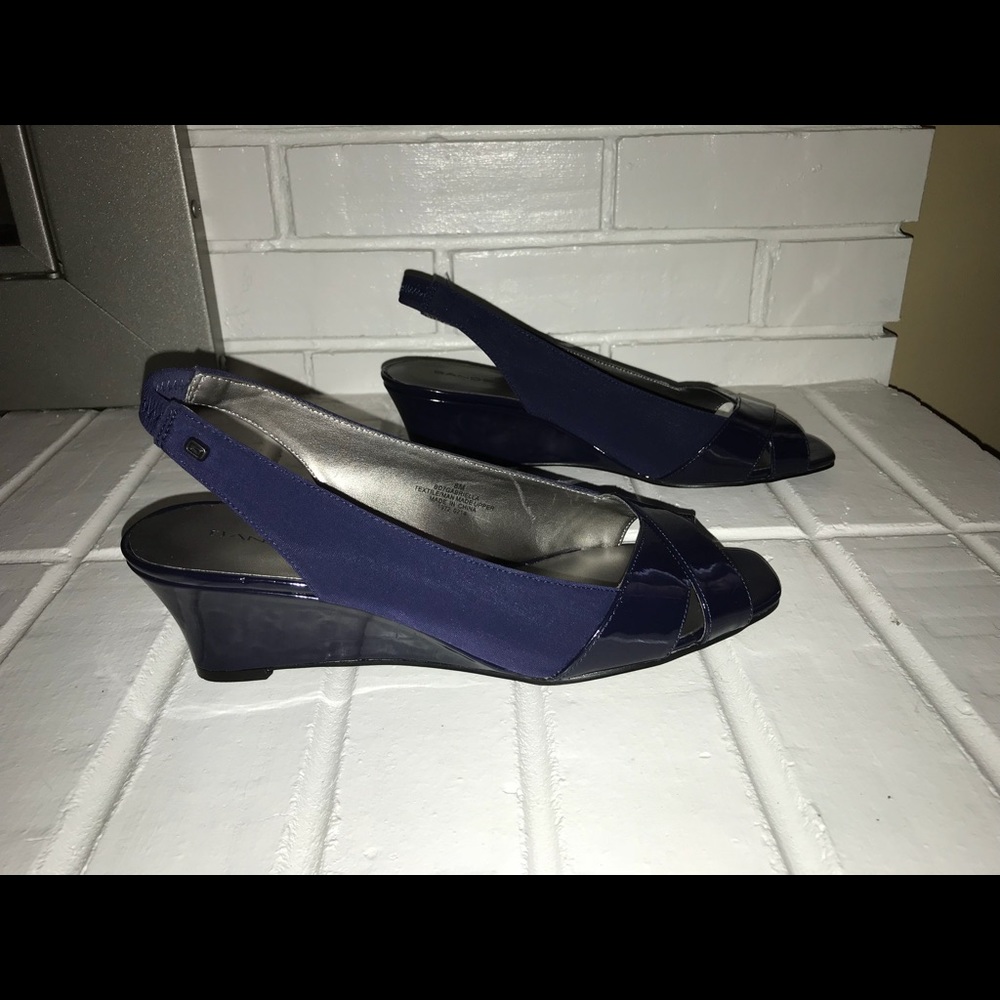 Navy blue heels